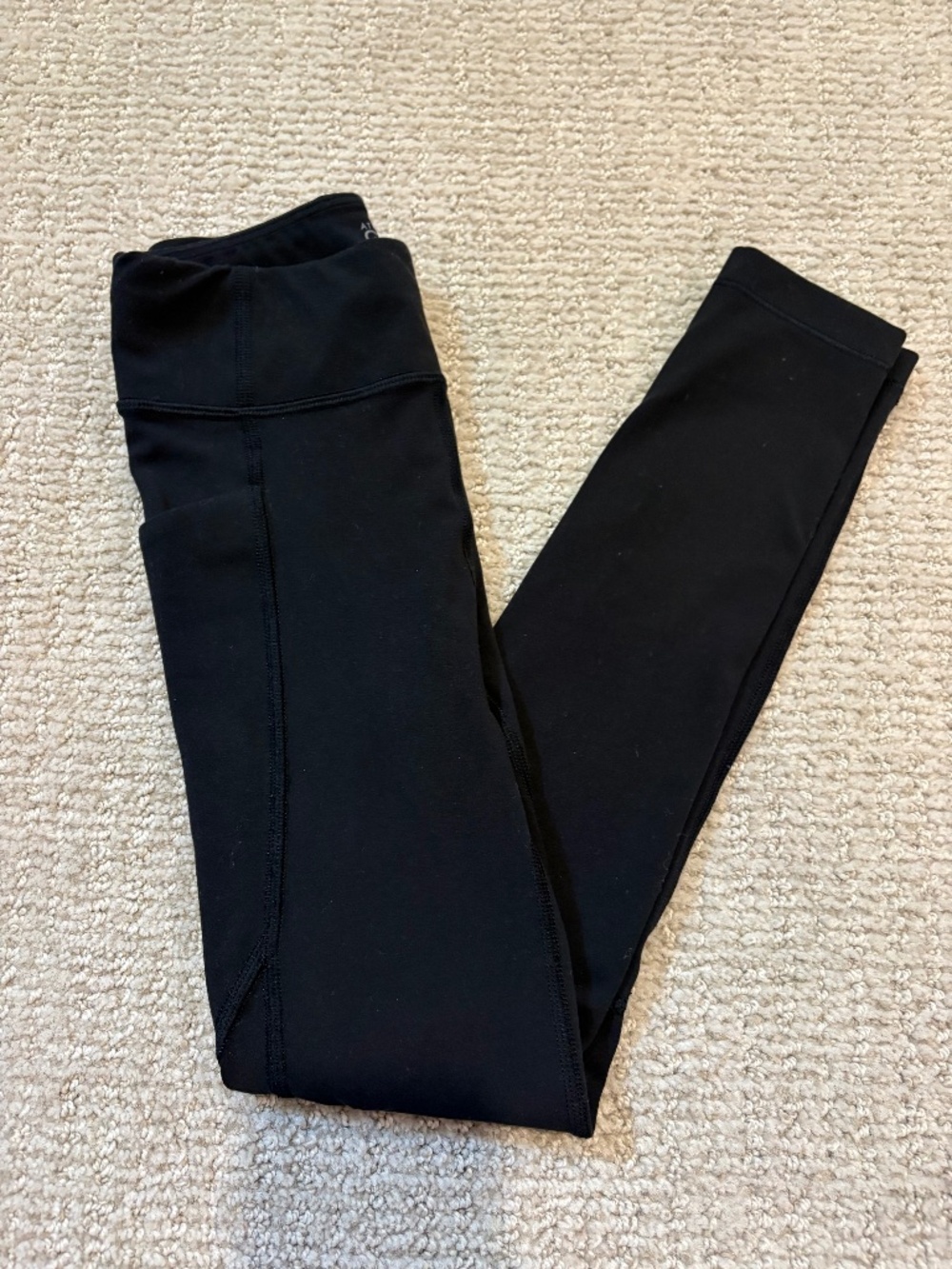 Athleta Girl’s Sz XS/6 Chit Chat high waisted leggings in black with side pocket